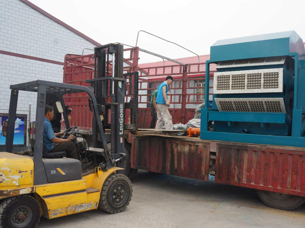 4X8蛋托機(jī)發(fā)貨